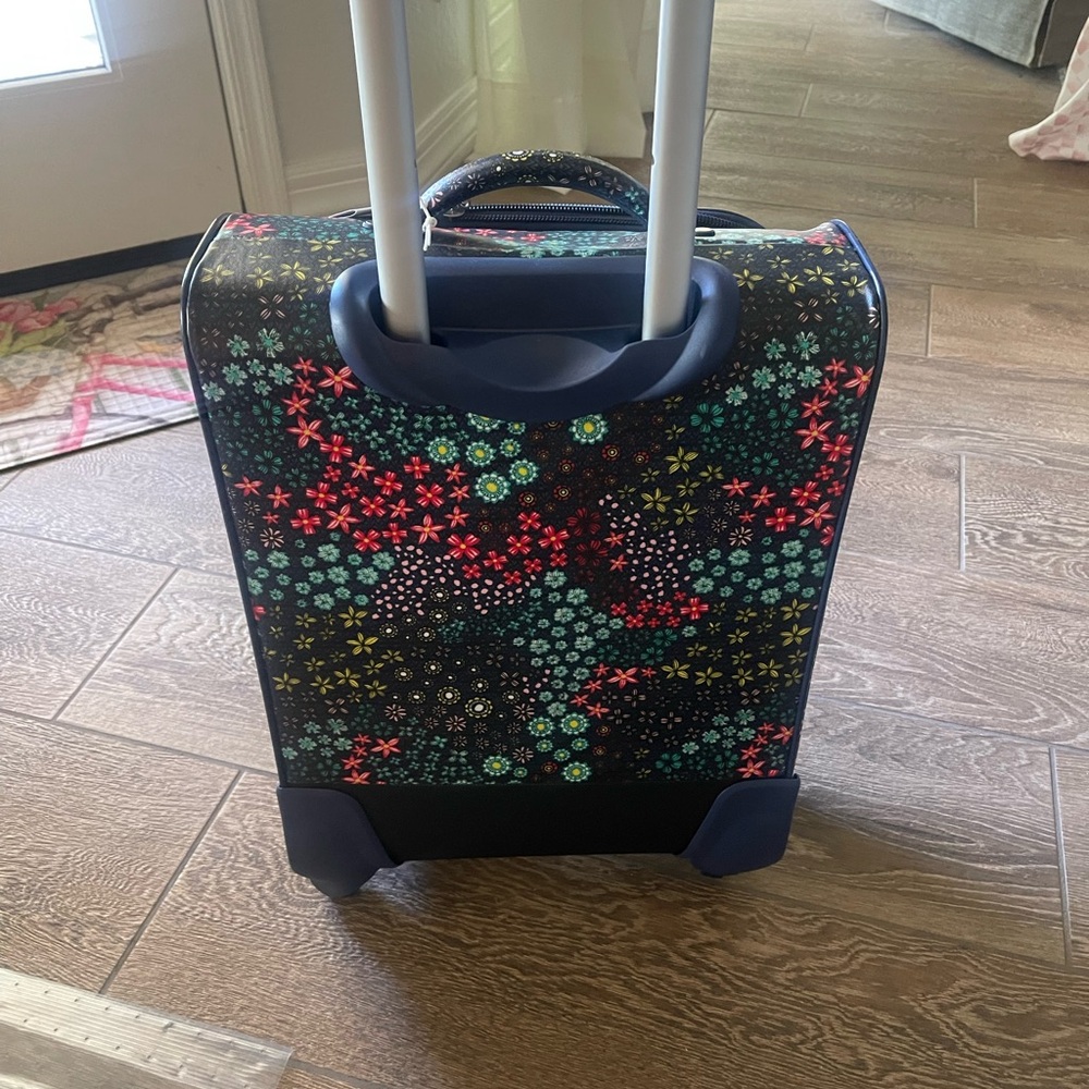 Sakroots Rolling/Carryon 21 in luggage with Telescoping handle - Picture 4 of 6
